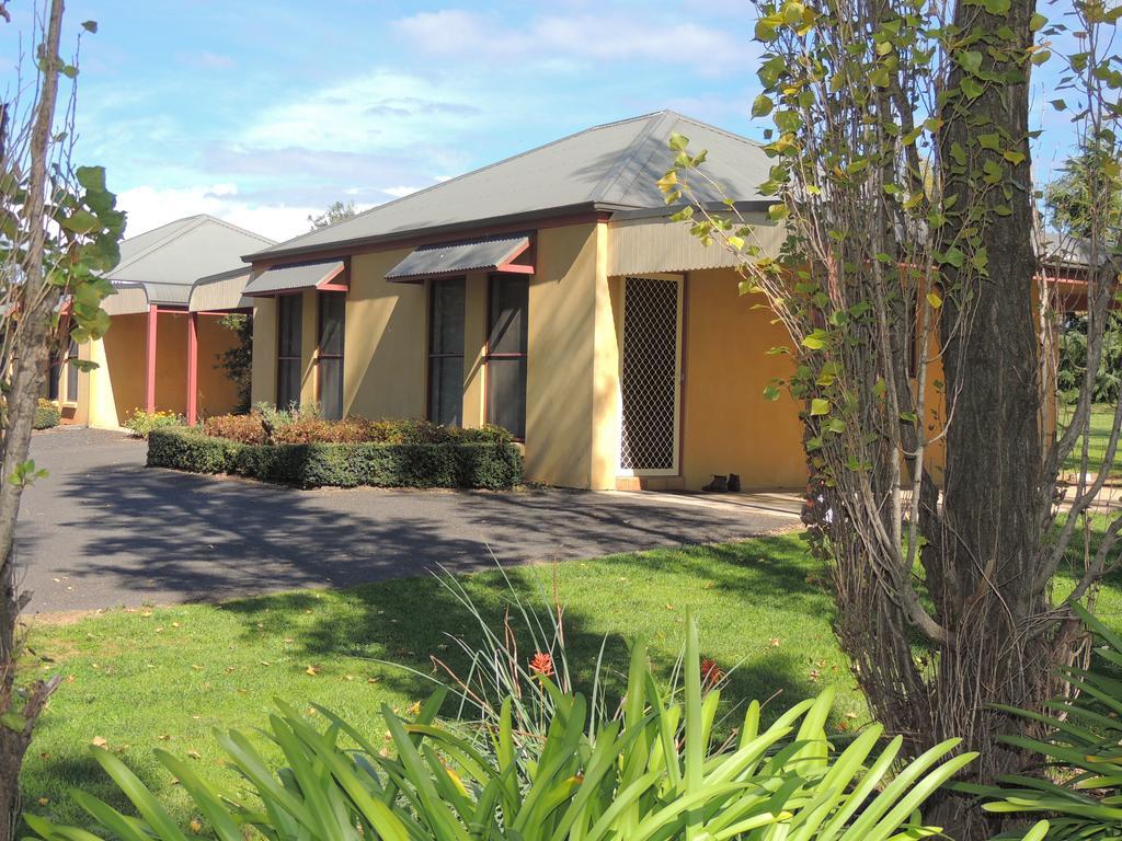 Melview Greens Aparthotel Orange Exterior photo